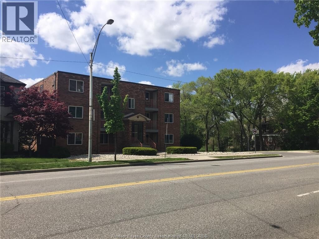 Property Photo:  3044 Sandwich 302  ON N9C 1A4 