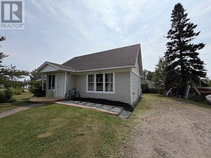 15 Princess Ave — photo 1