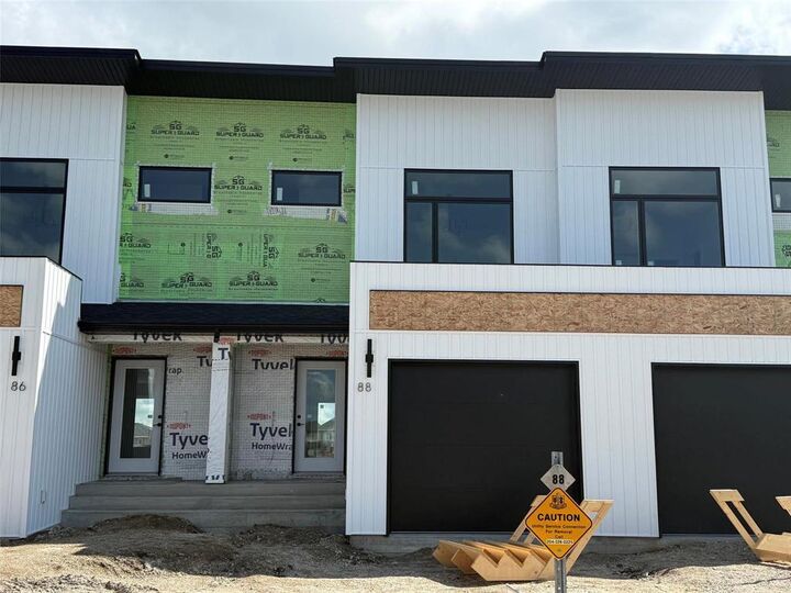 88 Kootenay Way — photo 1