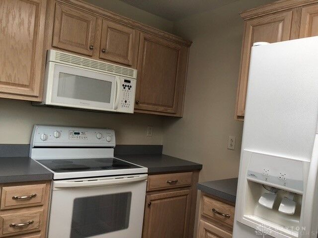 Property Photo: 31 Knollview Court OH 45327