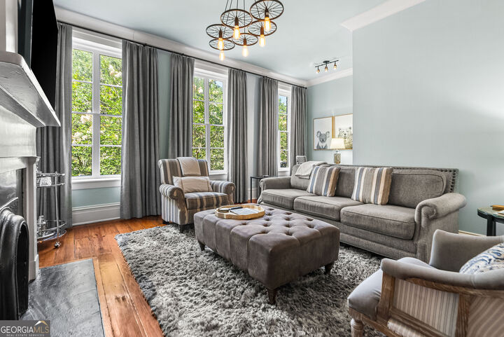 Property Photo:  125 W Gordon Street  GA 31401 