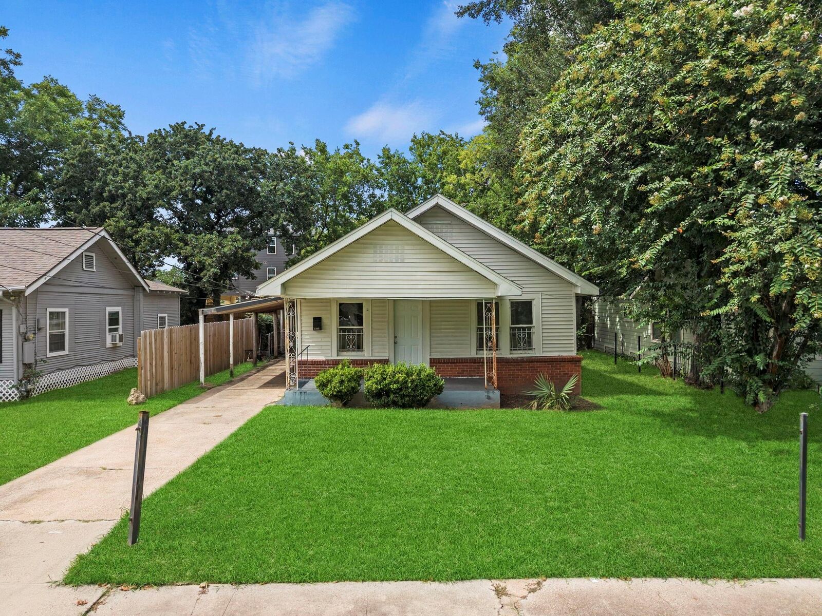 Property Photo: 5103 New Orleans Street TX 77020