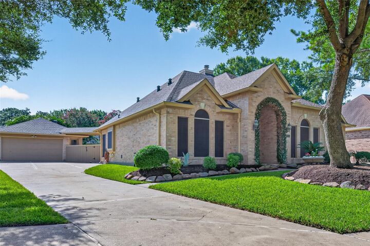 Property Photo: 16311 Drystone Lane TX 77095