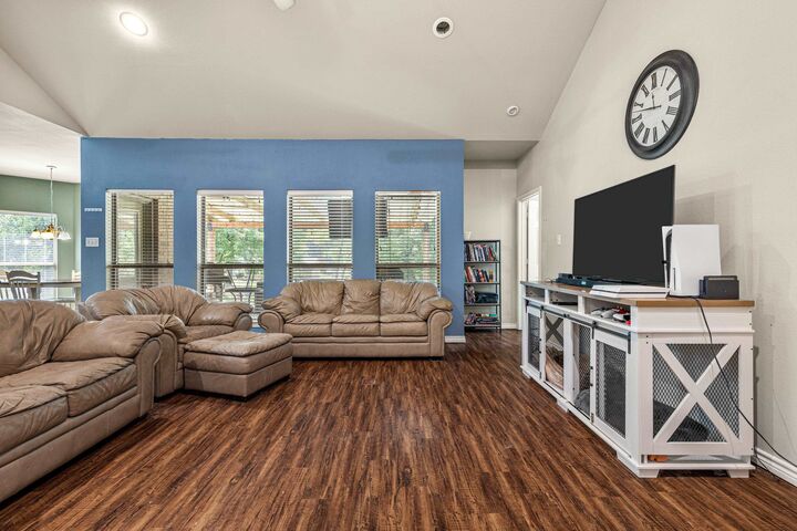 Property Photo:  821 Alta  TX 75601-0000 