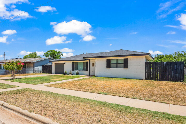 Property Photo:  115 Avenue O  TX 79401 