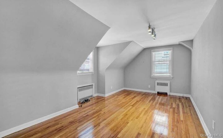 Property Photo:  54 McGeory Avenue 2  NY 10708 