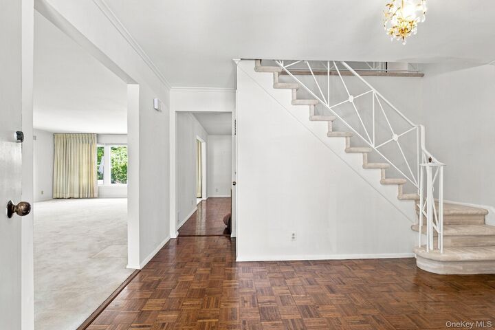 Property Photo:  9 Parkfield Road  NY 10583 