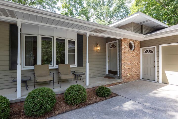 Property Photo: 5 Robin Ct MI 48640-2138