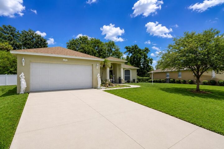 Property Photo:  166 Winona Circle  FL 33823 