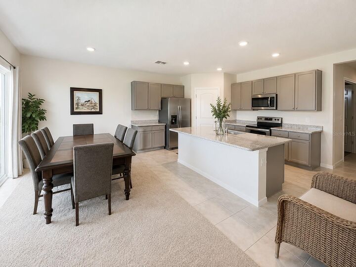 Property Photo: 2711 Neverland Drive FL 32168