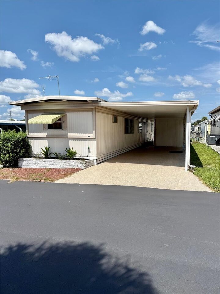 Property Photo: 7103 El Meyers Street FL 33541