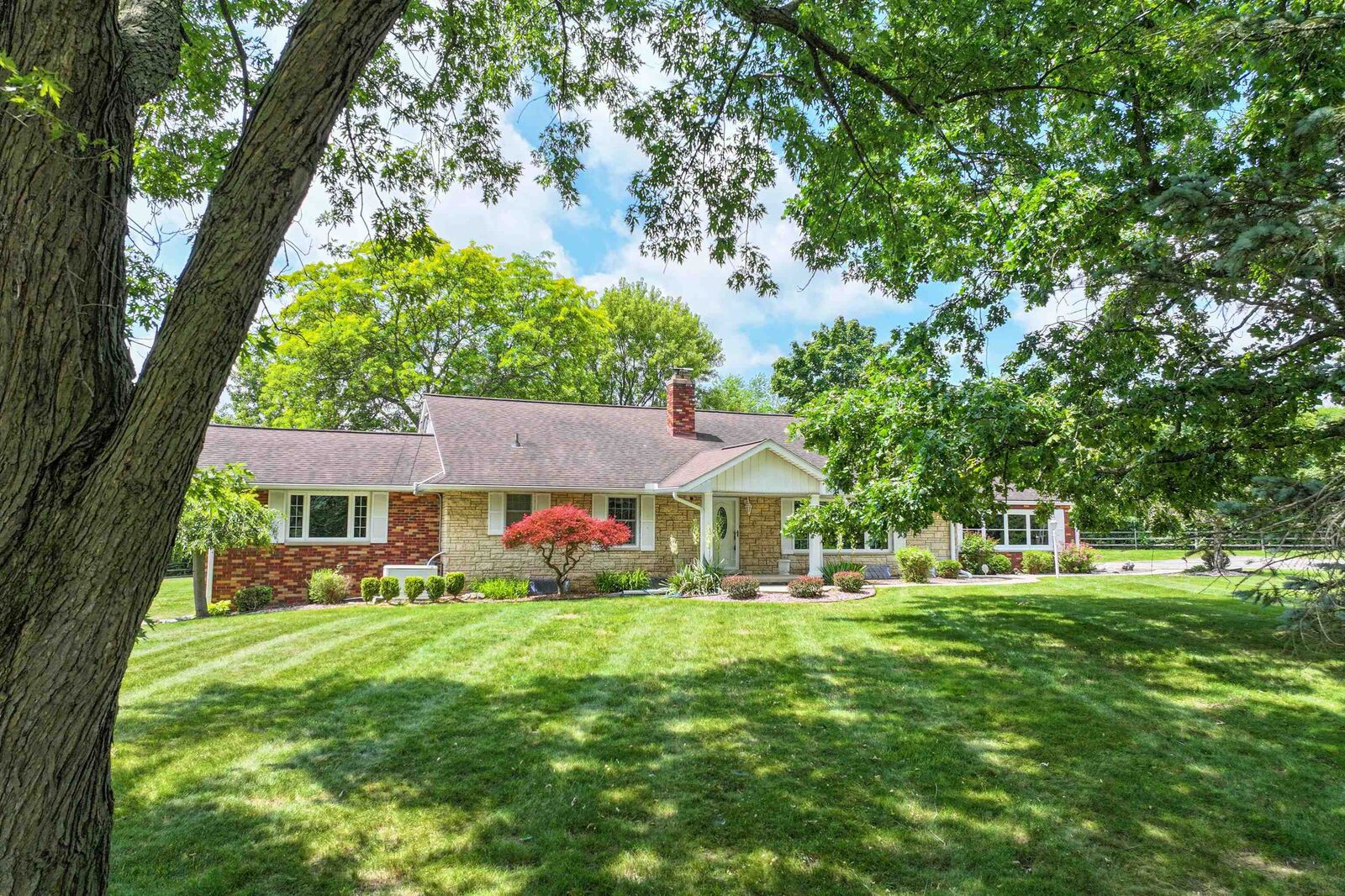 Property Photo: 9422 S Saginaw Street MI 48439