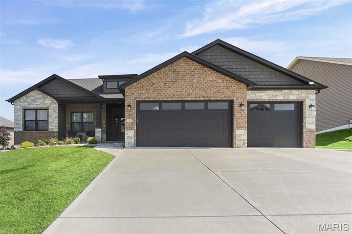Property Photo:  165 Stonebridge Bluff Drive  IL 62062 
