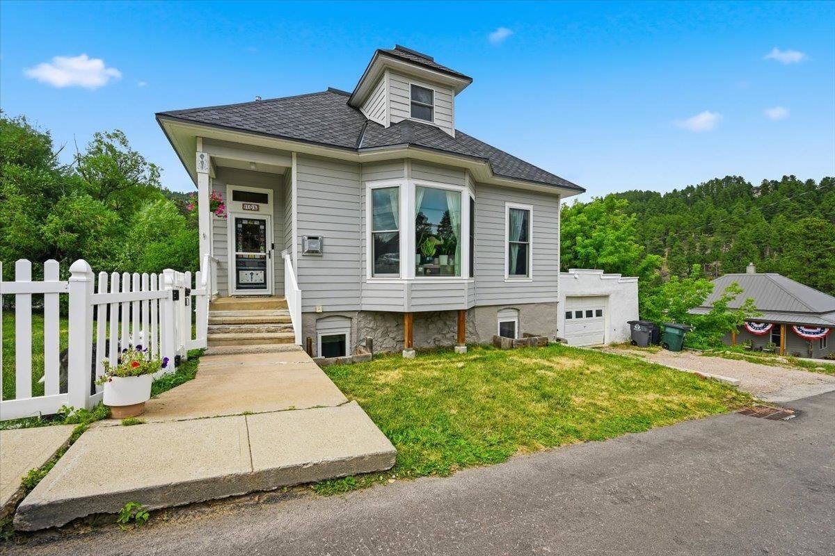 Property Photo:  1106 Washington Street  SD 57754 