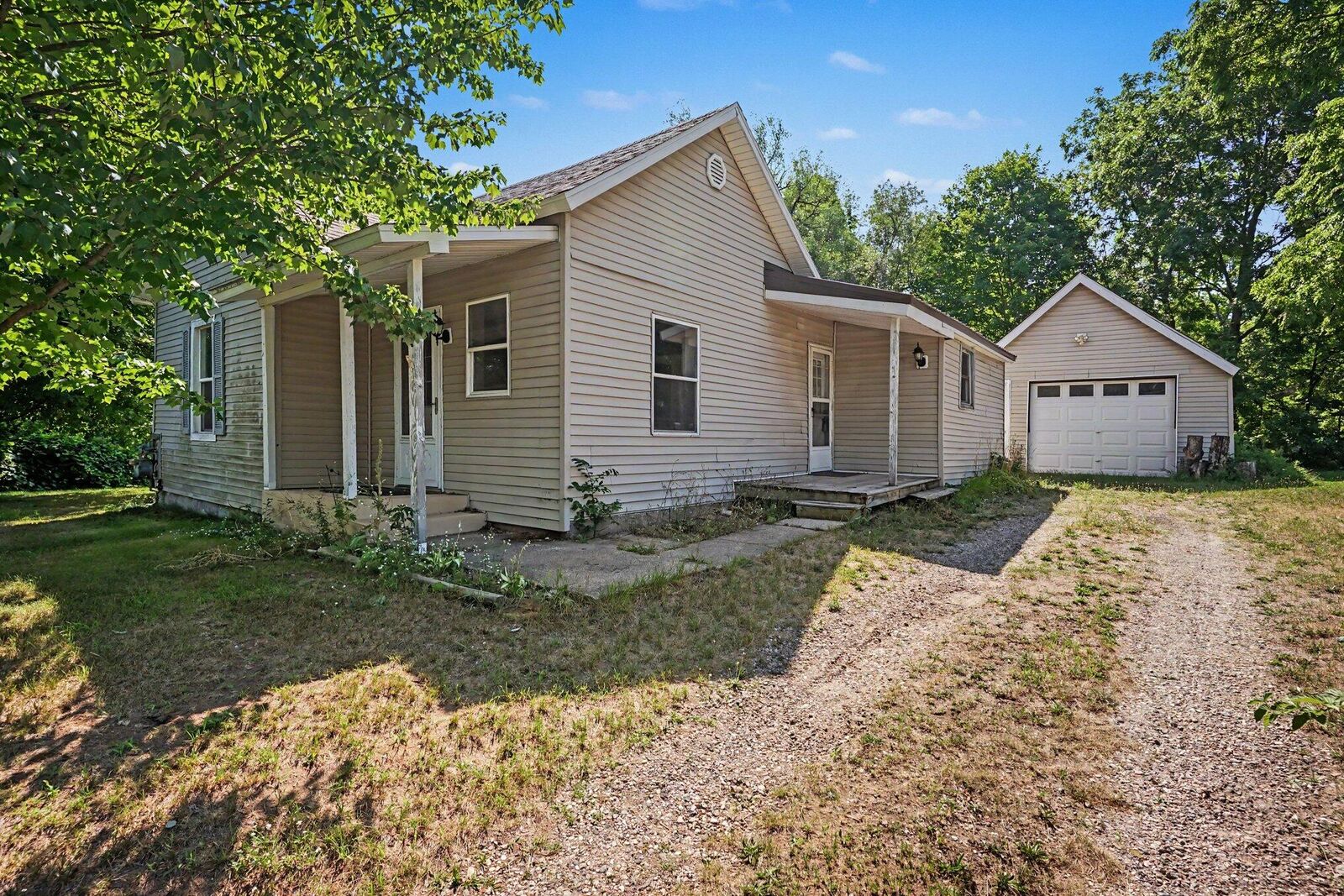 Property Photo: 34 E Washington Street MI 49337