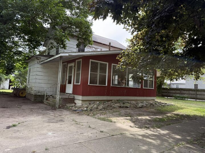 Property Photo:  121 Prentiss Street  MI 49227 
