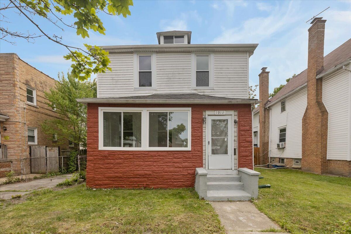 Property Photo: 1912 Emerson Street IL 60201