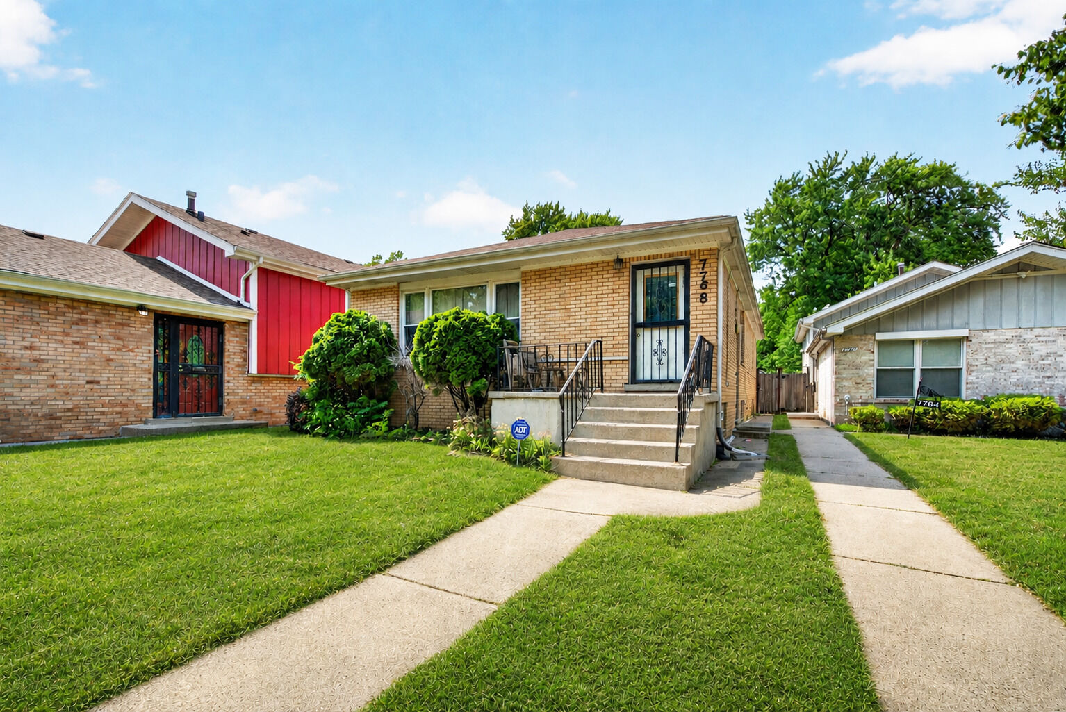 Property Photo:  7768 S Luella Avenue  IL 60649 