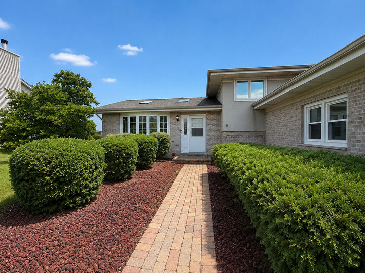 Property Photo: 514 Stephanie Drive IL 60441