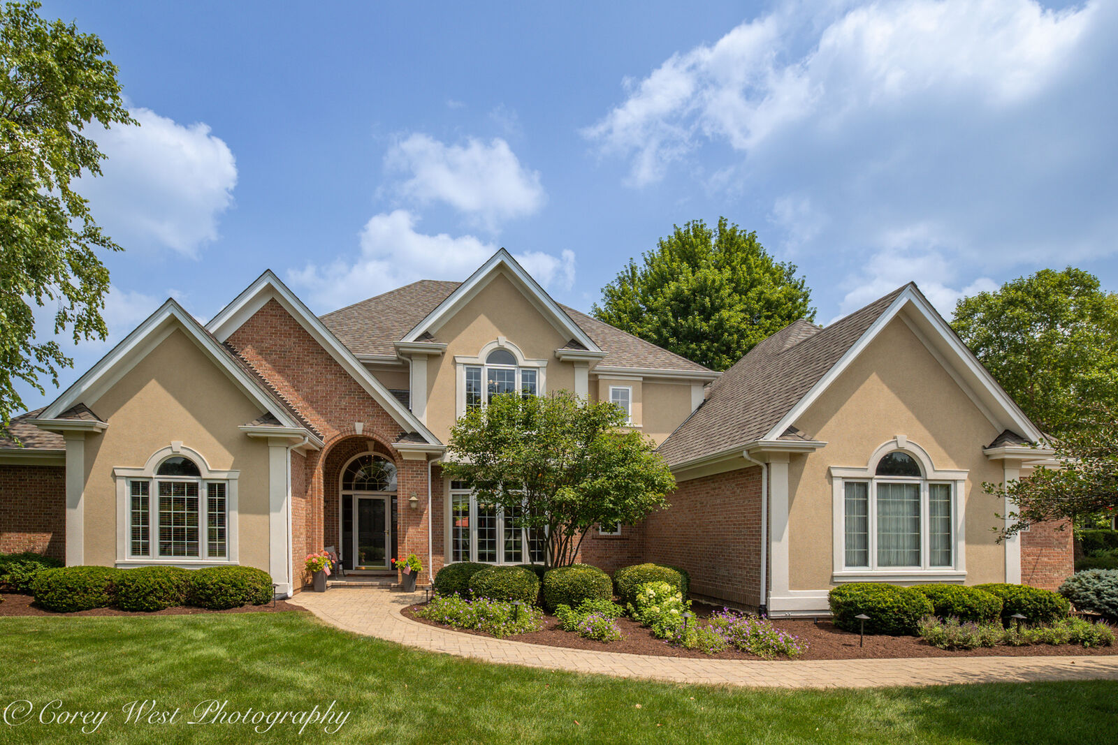 Property Photo: 4N843 W Woods Drive IL 60175