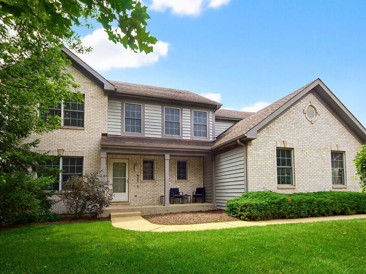 Property Photo:  520 Barton Creek Drive  IL 60156 