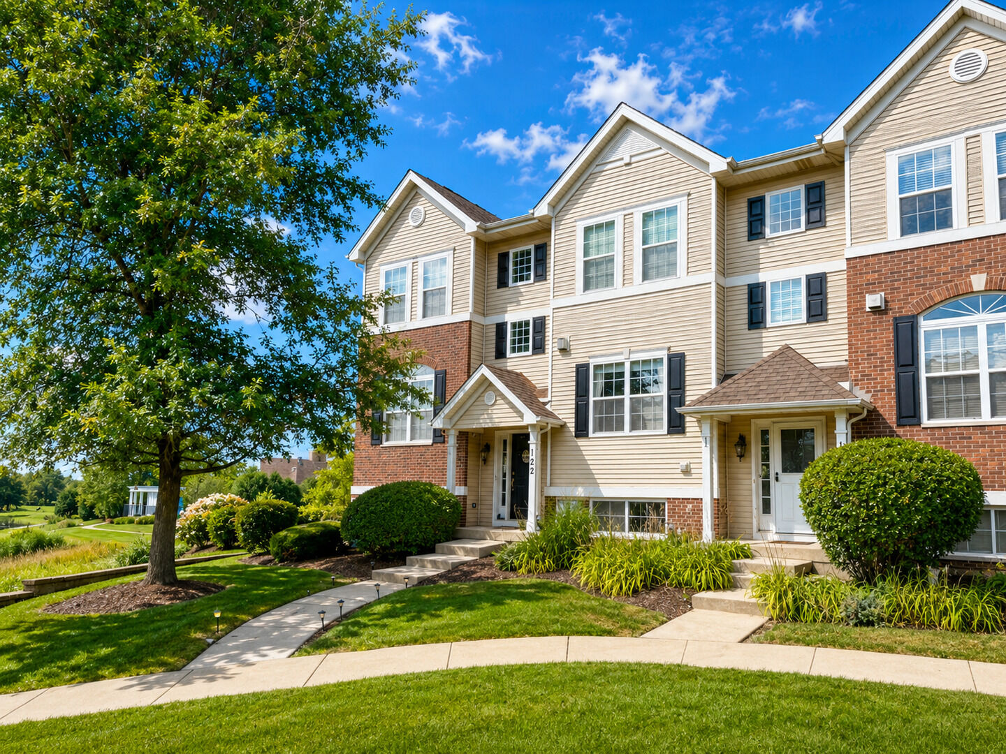Property Photo:  120 Lakeshore Drive 120  IL 60543 