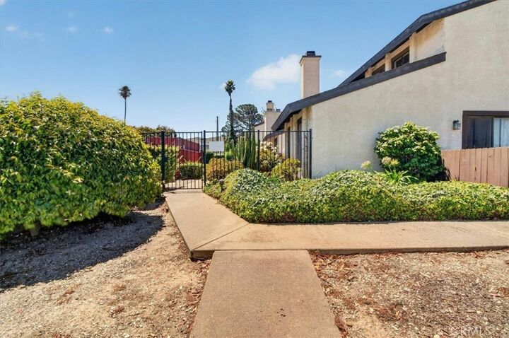 Property Photo: 1302 W Apricot CA 93436