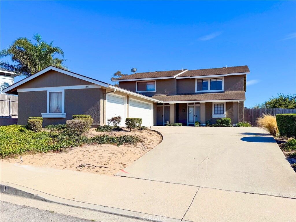Property Photo: 1210 E Foster Road B CA 93455