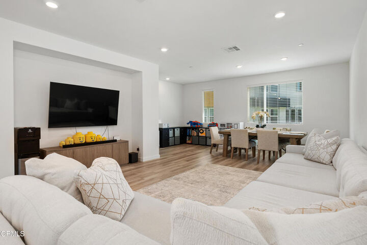 Property Photo: 27560 Sanctuary Court CA 91381