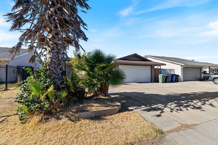 Property Photo:  7905 Scottsdale Drive  CA 95828 