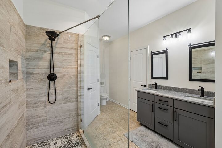 Property Photo: 5139 Heroes Ln TN 37129