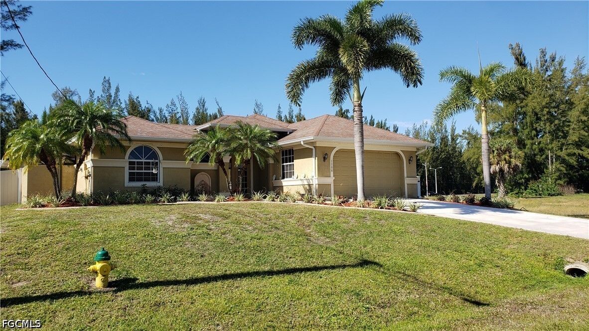 Property Photo:  1108 SW 15th Place  FL 33991 