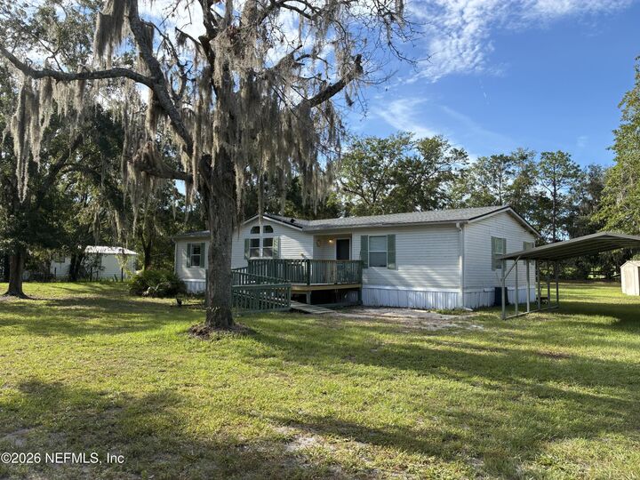 Property Photo:  21919 NE 69th Place  FL 32666 