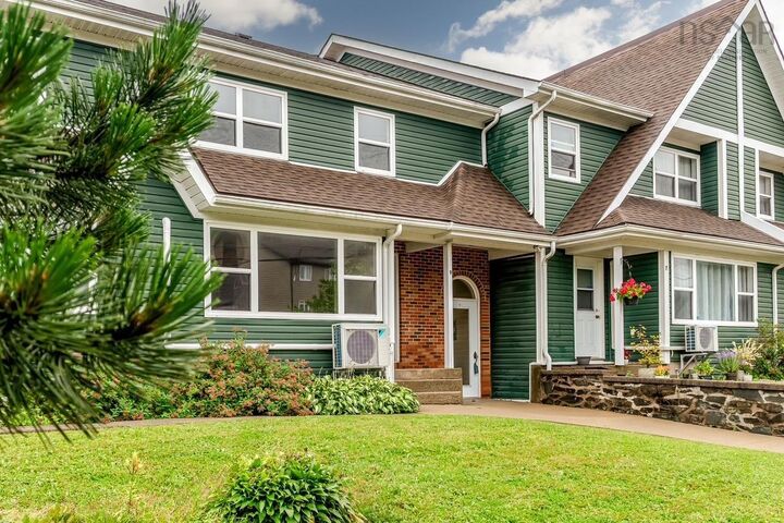 9 77 Collins Grove — photo 1