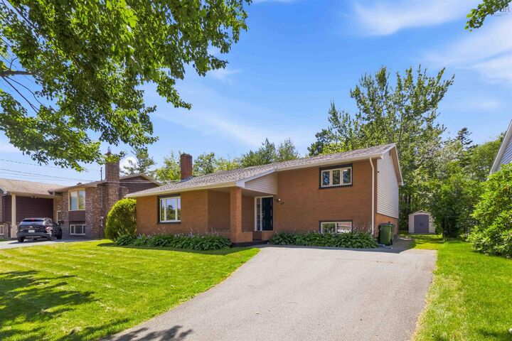 Property Photo:  28 Hallmark Crescent  NS B2V 1Z9 