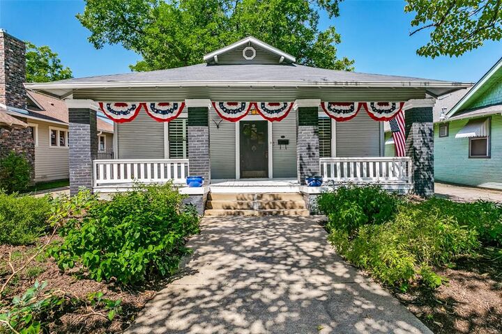 Property Photo:  2004 Fairmount Avenue  TX 76110 
