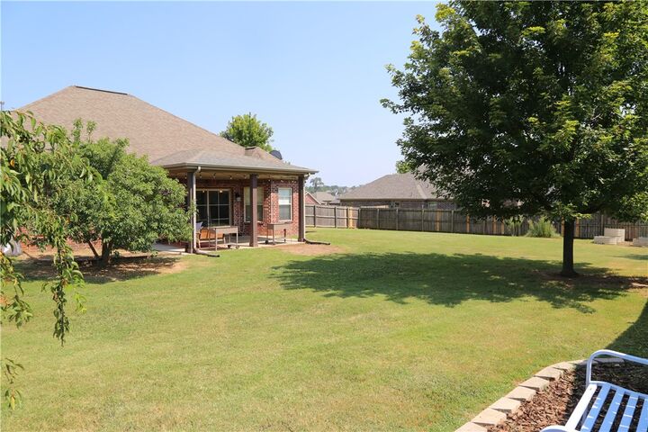 Property Photo:  2109 Quinlan Avenue  AR 72745 