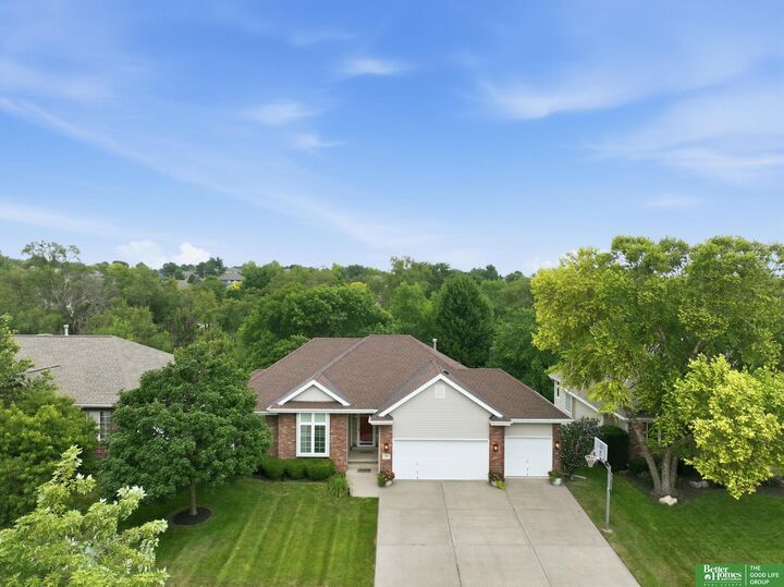 Property Photo:  7111 S 167th Circle  NE 68136 