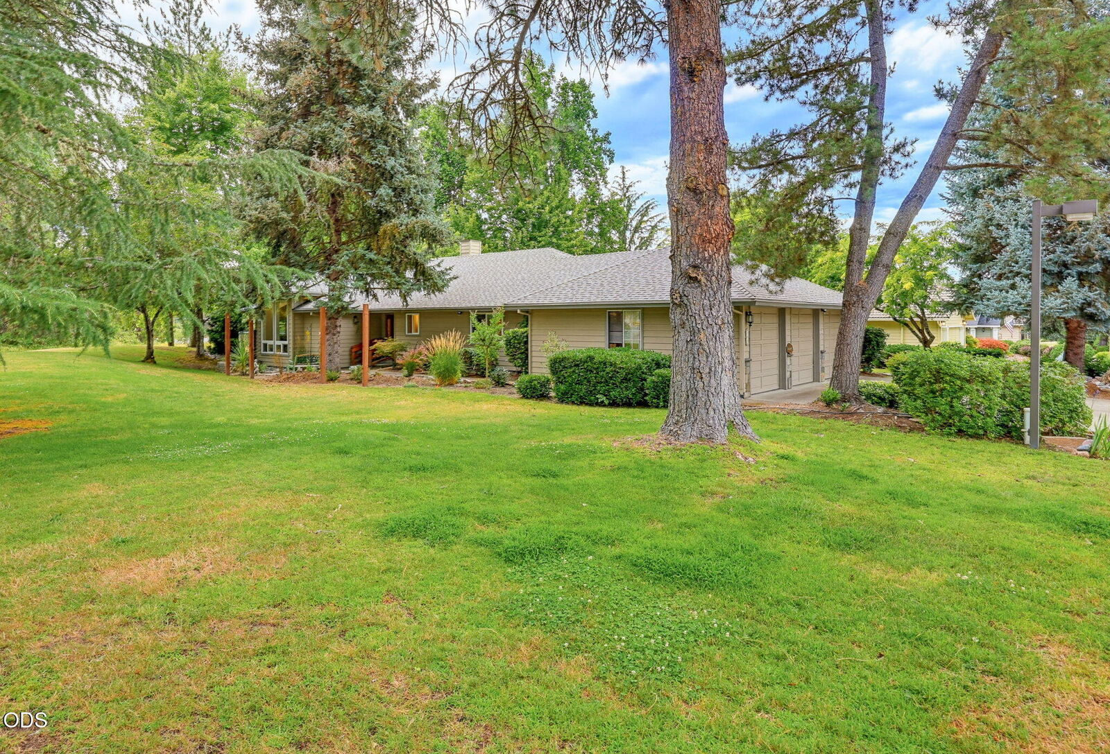 Property Photo:  100 Twisted Pine Drive  OR 97527 