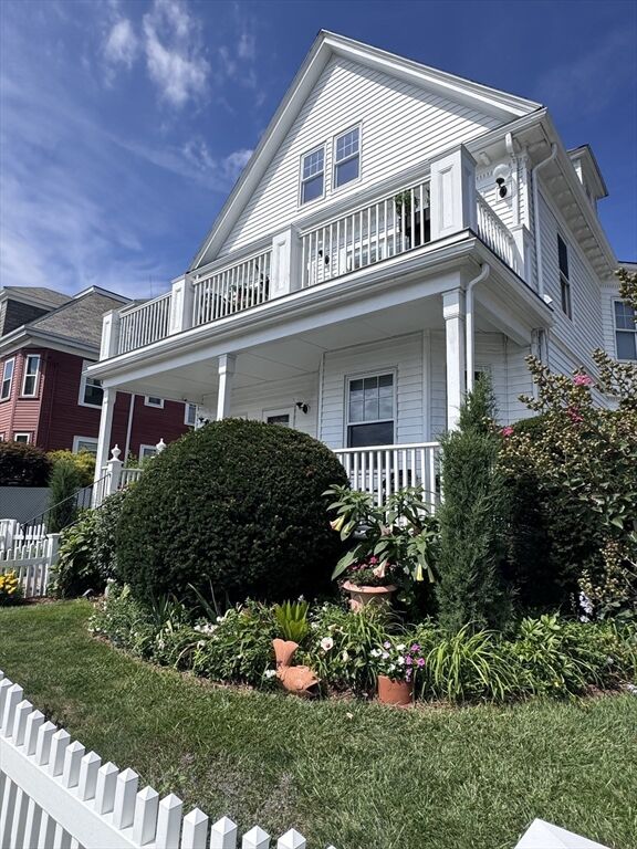Property Photo:  126 Bayswater St 126  MA 02128 