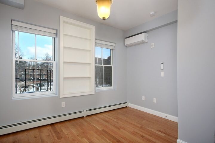 Property Photo:  205 W Springfield St 2  MA 02118 