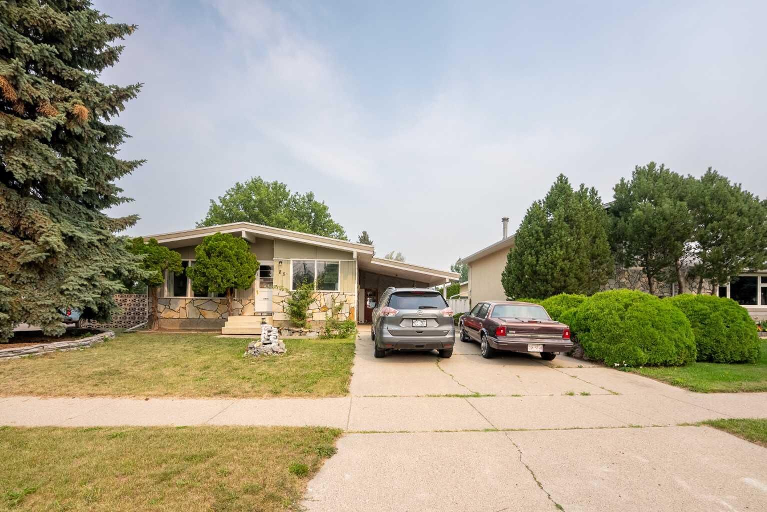 Property Photo:  85 Park Meadows Boulevard N  AB T1H 4H9 