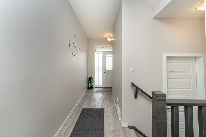 Property Photo:  717 Windrow Manor SW  AB T4B 5H6 