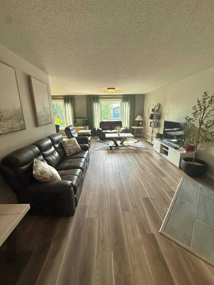 Property Photo: 165 Hansen Drive AB T7V 1J2