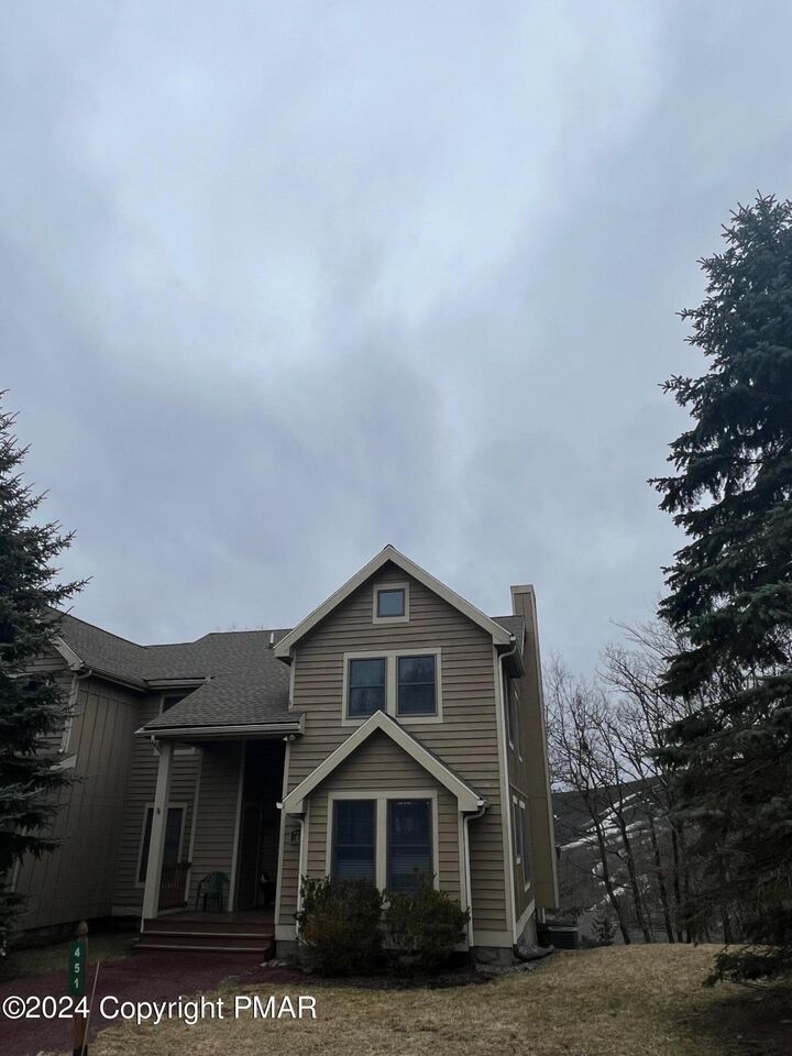 Property Photo: 451 Maple Court PA 18372