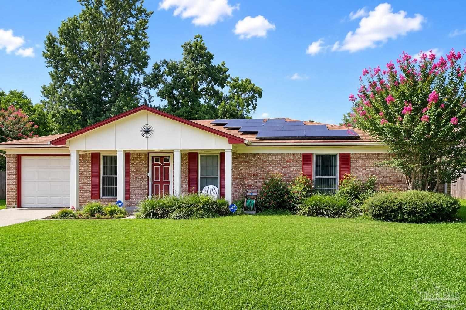 Property Photo:  7942 Dartmoor Cir  FL 32514 
