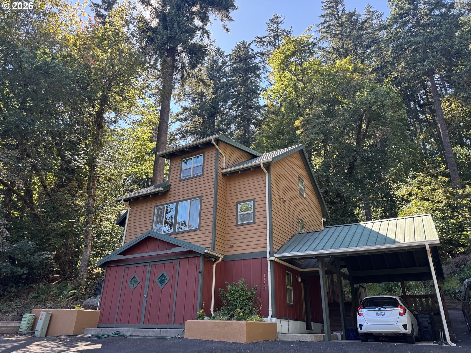 Property Photo: 1650 Leatherwood Dr OR 97405