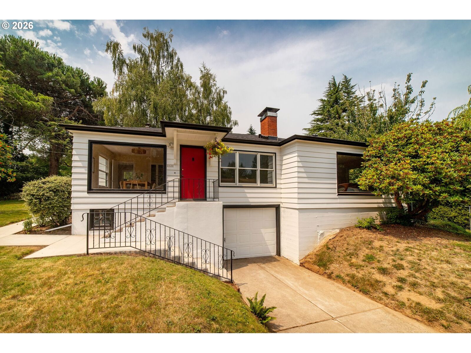 Property Photo: 2133 SW Taylors Ferry Rd OR 97219