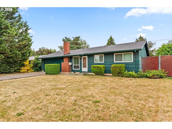 Property Photo: 520 E 33rd Ave OR 97405