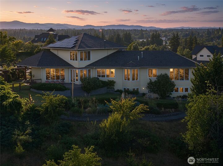 Property Photo:  2306  Glen Kerry Court SE  WA 98513 